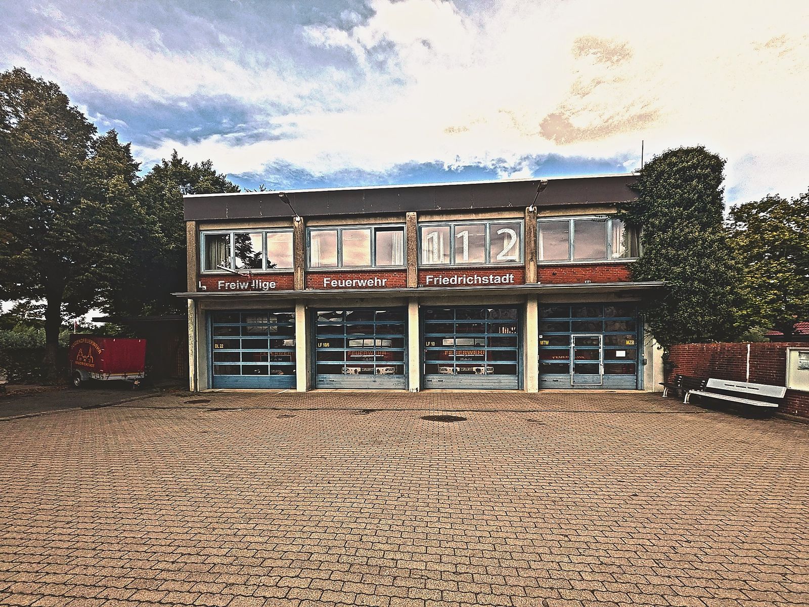 Heute: das Feuerwehrgerätehaus Friedrichstadt, Foto